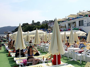 Büyükada'daki Nakibey Plajı yıkılıyor