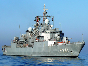 Türk Savaş Gemisi TCG Turgutreis, Yunanistan'ın Suda Limanı'nda
