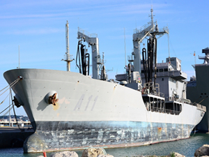 İspanyol Donanması'na ait lojistik destek gemisi, söküm için Aliağa'ya geldi