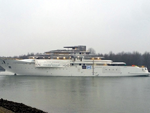 Hollanda’da inşa edilen en büyük süperyat Jubilee - Oceanco Y714 denize indirildi