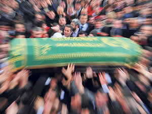 Kalkavan ailesinin acı günü! Emine Kalkavan vefat etti