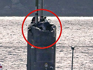 HMS Talent adlı nükleer denizaltı buzula çarptı