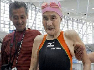 100 yaşındaki Japon nine dünya yüzme rekoru kırdı