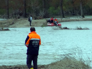 Edirne'de Meriç Nehri'nde can pazarı yaşandı