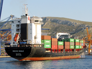 Türk şirketine ait M/V REECON WHALE isimli konteyner gemisi Pire Limanı'nda alıkondu