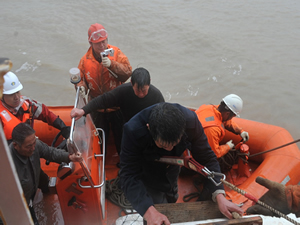 Çin’de genel kargo gemisi battı: 5 denizci kayıp