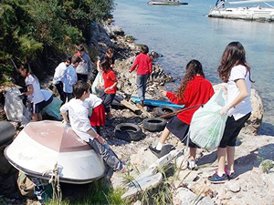 Bitez sahilleri pırıl pırıl oldu