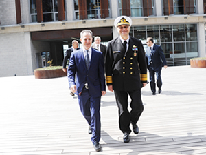 Deniz Kuvvetleri Komutanı Oramiral Bülent Bostanoğlu Piri Reis Üniversitesi'nde