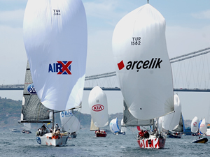 BAU Bosphorus Cup Bahçeşehir Üniversitesi Yat Yarışı'nın birincisi Arçelik oldu