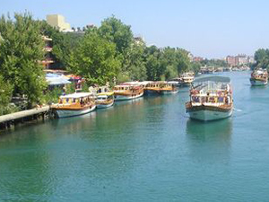 Side'de tekne turlarında yüzde 30 düşüş oldu