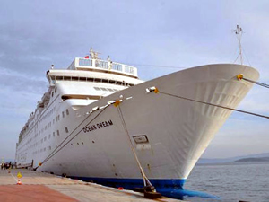 Barış Gemisi Oceanic Dream Kuşadası'na demirledi