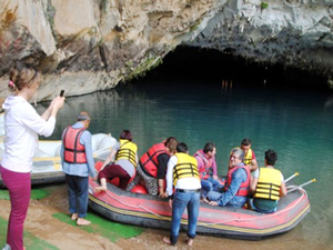 Dünyanın 3'üncü büyük su atı mağarası Altınbeşik'te, bot turları başladı