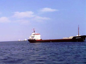 Bozcaada'da karaya oturan NORTH STAR adlı gemi kurtarıldı