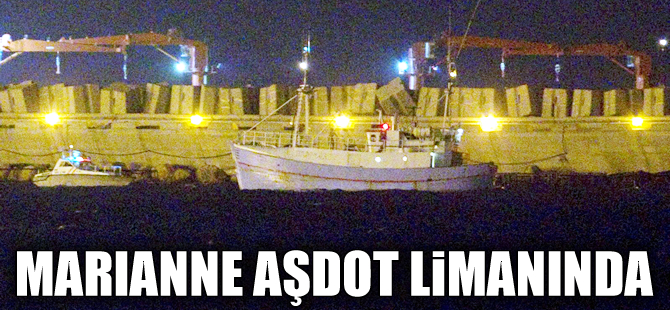 Gazze'ye giden Özgürlük Filosu'nun öncü gemisi Marianne Aşdot limanında