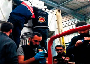 Mersin Limanı'nda 1 ton esrar yakalandı