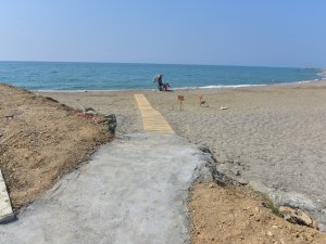 Anamur Belediyesi'nin engelli plajı ve gezi tekneleri köprüsü hizmete girdi