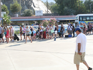 Rodos esnafının yüzünü bayramda Türk turistler güldürecek