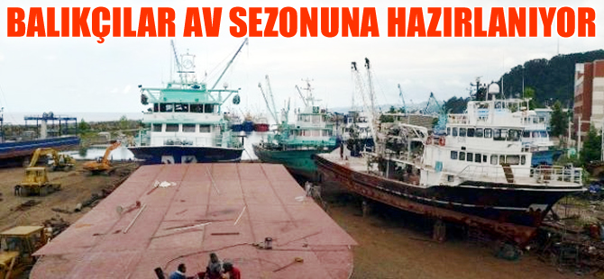 Balıkçı tekneleri, Sürmene'de bakıma alındı