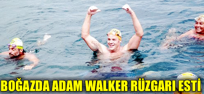 Ünlü yüzücü Adam Walker  İstanbul Boğazı'nda gösteri yüzüşü yaptı