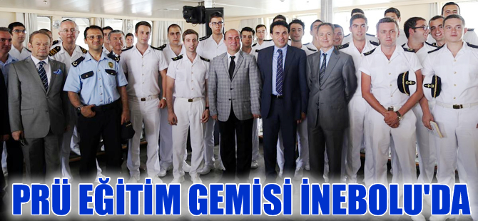 Piri Reis Üniversitesi gemisi İnebolu'ya demirledi