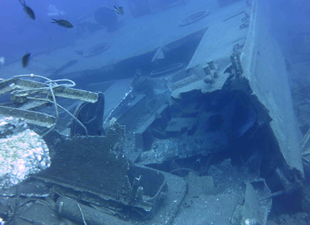 Turizm için batırılan gemiyi dinamitle parçalayıp sattılar