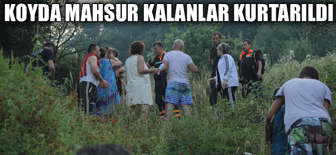 Tekneyle açılan 14 kişi koyda mahsur kaldı