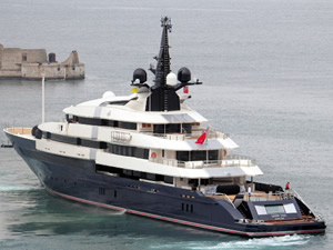 Oscarlı yönetmen Steven Spielberg, lüks yatı SEVEN SEAS'ı satışa çıkardı