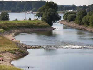 Avrupa'da kuraklık nehirlerde gemi trafiğini vurdu
