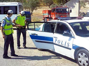 İzmir'de göçmen akınına karşı kontrol noktaları kuruldu