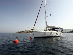 Kuşadası'nda denize 8 adet tonoz atıldı