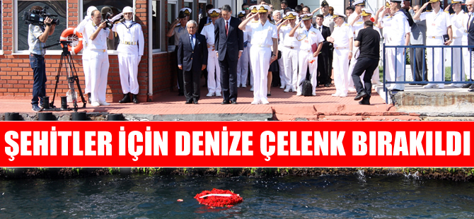 Ertuğrul Fırkateyni şehitleri için İstanbul Boğazı'na çelenk bırakıldı