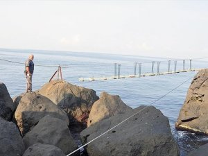 Balıkçılardan "Bereketli Kaya" ya özel köprü