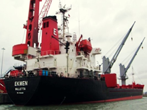 Türk Şirketine ait M/V EKMEN, Polonya'nın Police Limanı'nda alıkondu