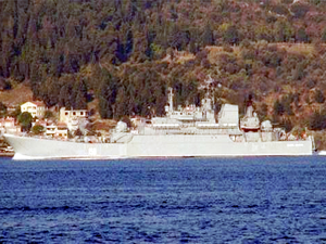 Rus savaş gemisi Caesar Kunikov Ege denizi'ne açıldı