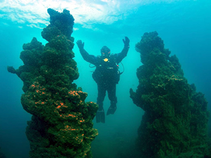 Van Gölü’ndeki "Su altı peribacaları" büyülüyor