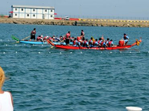 Ayvacık'ta Liseler Arası Dragon Bot yarışması düzenlendi