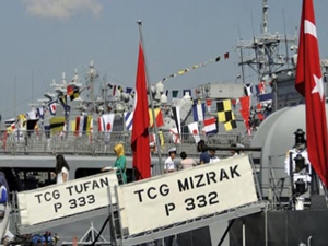 Donanma Komutanlığı'na bağlı gemiler halkın ziyaretine açıldı