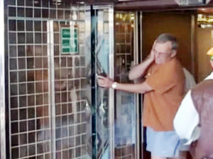 Kafasını gemideki otomatik kapıya çarpan yolcu, 21 milyon 500 bin dolar tazminat kazandı