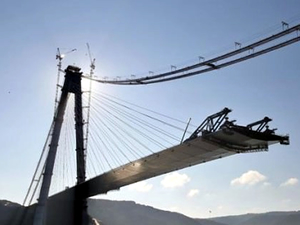 3. Boğaz Köprüsü'nde 923 tonluk en ağır tabliye yerleştirildi