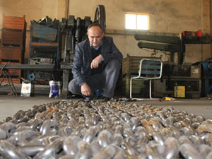 İşçi olarak çalıştığı ülkeye ihracat yapıyor