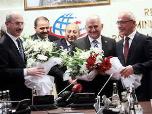 Binali Yıldırım Ulaştırma Denizcilik ve Haberleşme Bakanlığı'nda bayrağı yeniden devraldı