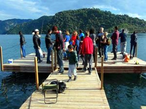 Marmaris'te otel iskelesinde toplu balık tutma eylemi