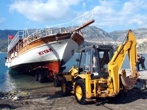 Demre'de tur tekneleri ve yatlar kış molası verdi