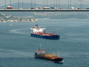 Türk Boğazları'ndan yılda 5 bine yakın Rus bayraklı gemi geçiş yapıyor