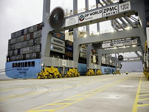 DP World Yarımca Limanı'na ilk gemiler geldi