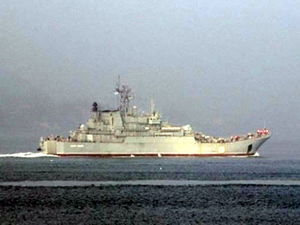 Rus askeri gemileri Çanakkale Boğazı’ndan peş peşe geçti