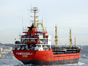 İstanbul Boğazı, makineleri arızalanan gemi nedeniyle kısa süre geçişlere kapatıldı