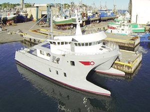 Süperyata dönüştürülen katamaran: Rogue