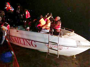 Dümeninde 14 yaşındaki bir çocuğun bulunduğu kaçak teknesi yakalandı