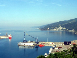 İnebolu Limanı'nda kar molası sona erdi, çalışmalar yeniden başladı